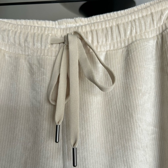 Vuori Cream Wide-Leg Drawstring Pants - Picture 4 of 11